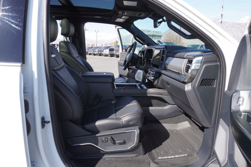 2024 Ford F-350 Platinum photo 24