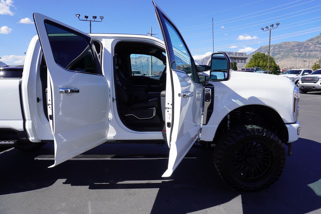 2024 Ford F-350 Platinum photo 26
