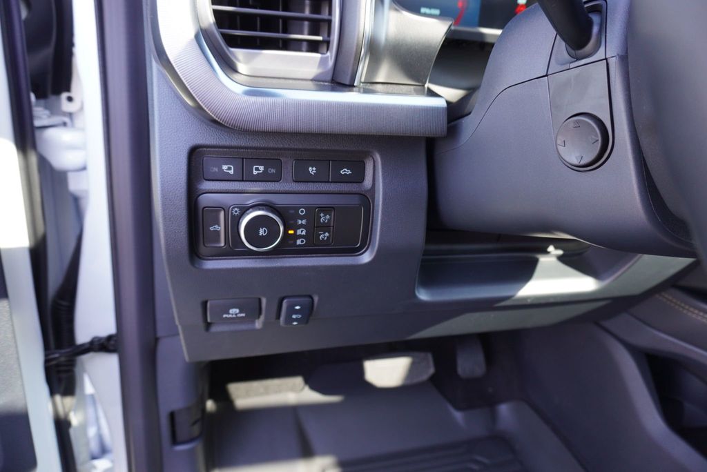 2024 Ford F-350 Platinum photo 30
