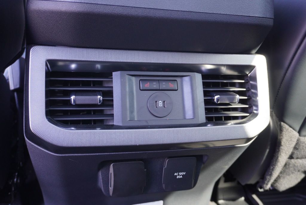 2024 Ford F-350 Platinum photo 50