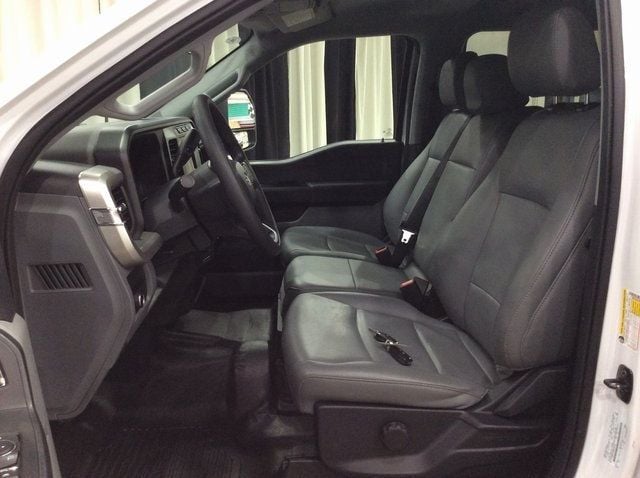 2024 Ford Super Duty F-350 DRW XL 4WD Crew Cab 8' Box - 22965705 - 13