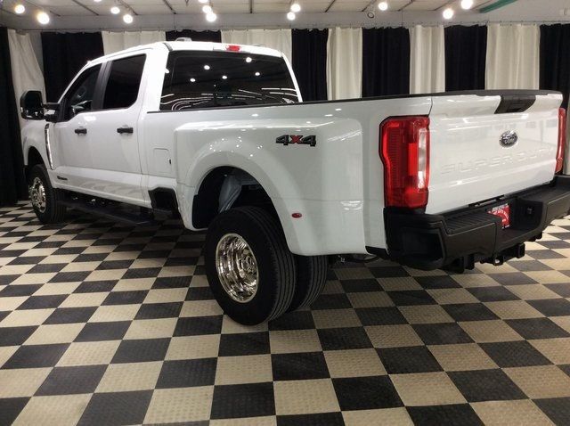 2024 Ford Super Duty F-350 DRW XL 4WD Crew Cab 8' Box - 22965705 - 3