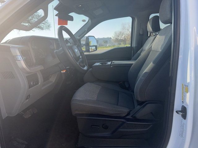 2024 Ford Super Duty F-350 DRW XLT 4WD Crew Cab 8' Box - 22980851 - 9