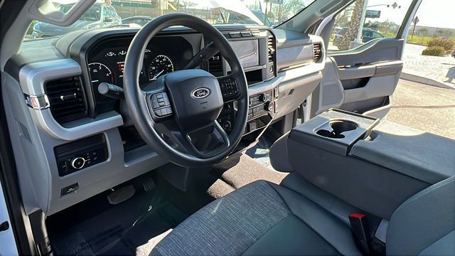 2024 Ford Super Duty F-350 DRW XLT 4WD Crew Cab 8' Box - 22980851 - 19