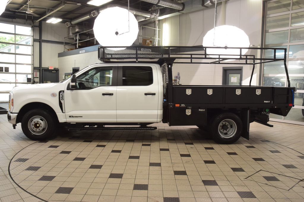 2024 Ford Super Duty F-350 DRW Cab-Chassis F350 CREW * POWERSTROKE * PJ'S CONCRETE BODY * LIKE NEW! - 23029382 - 2
