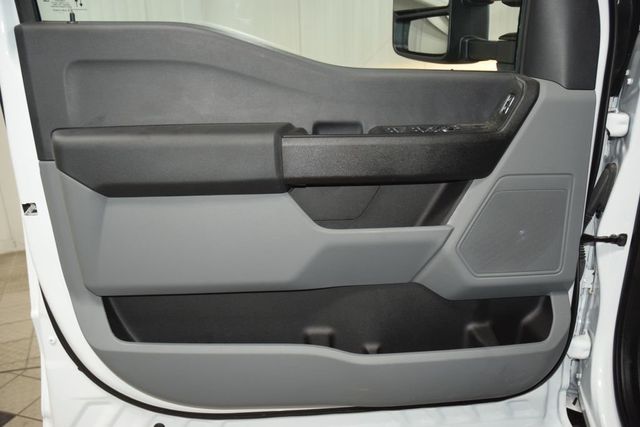 2024 Ford Super Duty F-350 DRW Cab-Chassis F350 CREW * POWERSTROKE * PJ'S CONCRETE BODY * LIKE NEW! - 23029382 - 35