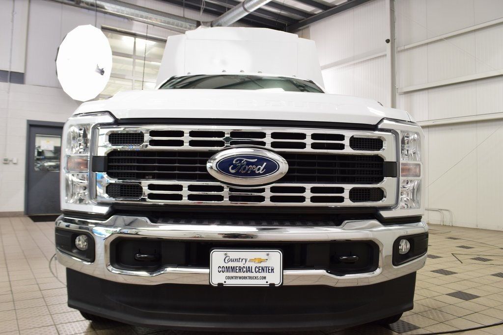 2024 Ford F-350 XL photo 2