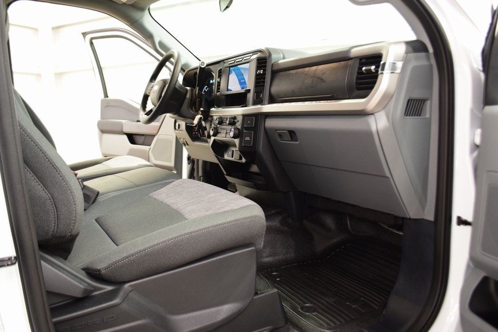 2024 Ford F-350 XL photo 16