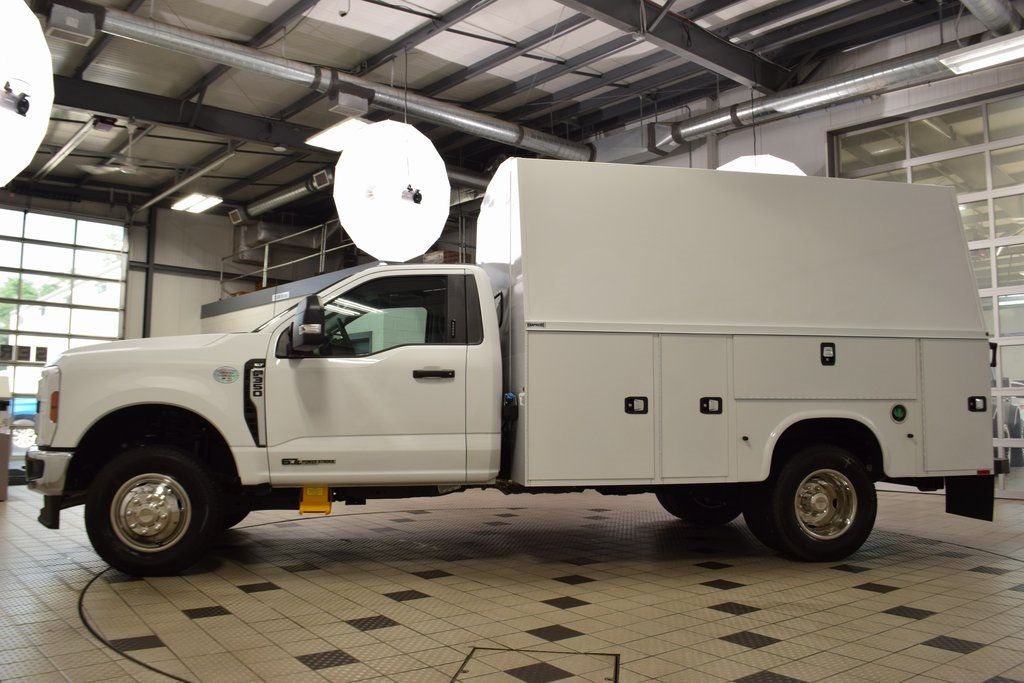 2024 Ford F-350 XL photo 3