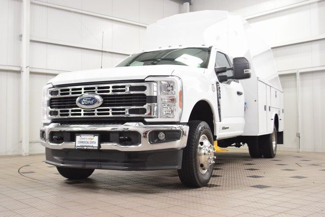 2024 Ford F-350 XL photo 3