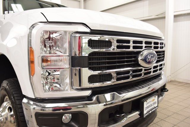 2024 Ford F-350 XL photo 9