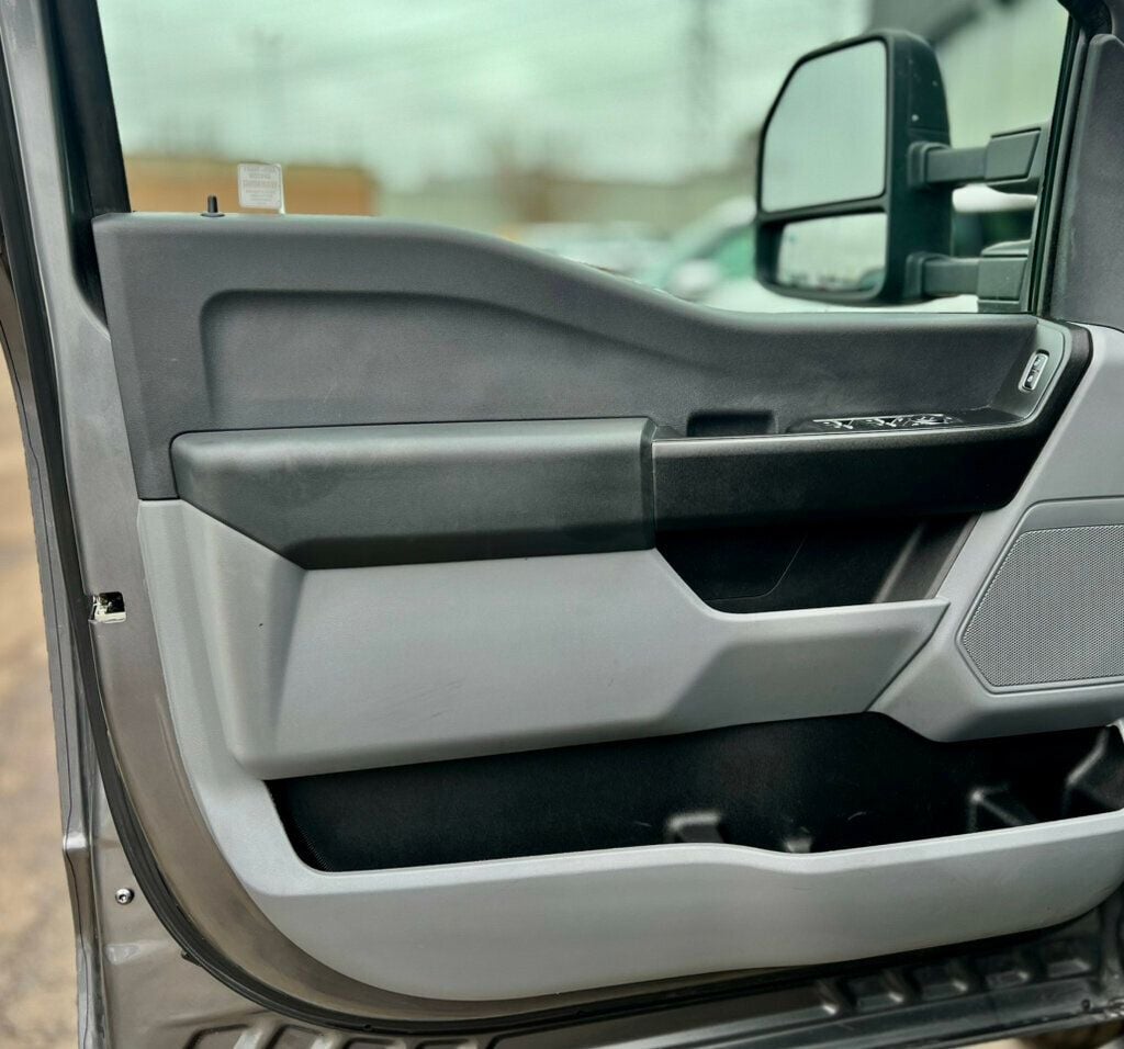 2024 Ford Super Duty F-350 DRW Cab-Chassis SUPER DUTY - 22989970 - 12