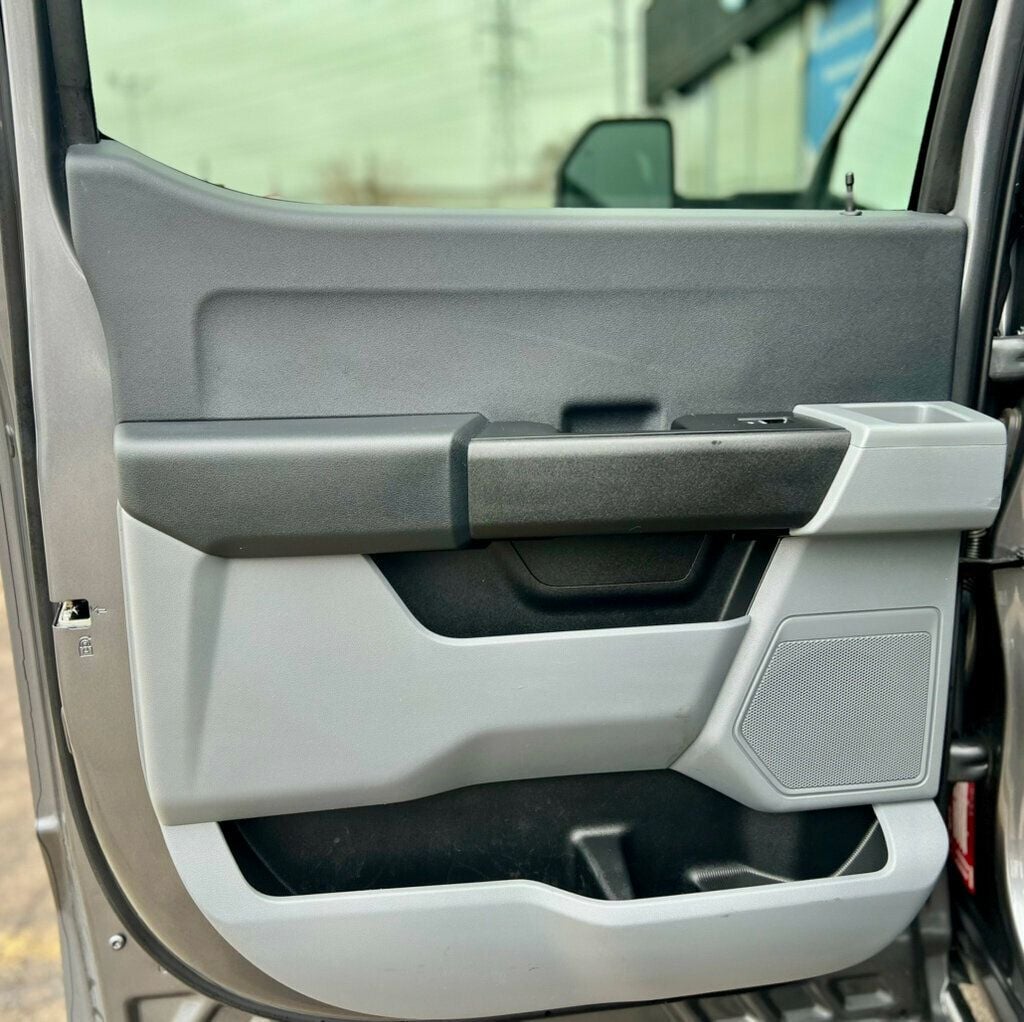 2024 Ford Super Duty F-350 DRW Cab-Chassis SUPER DUTY - 22989970 - 16