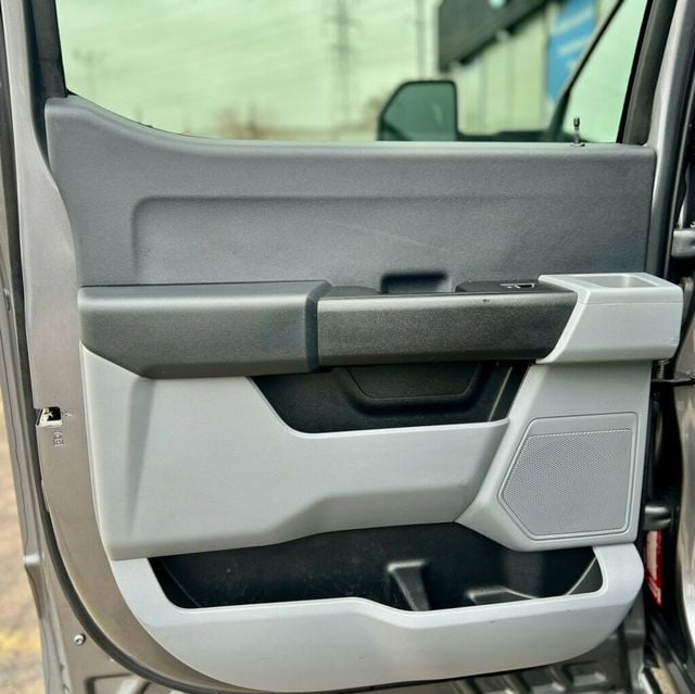 2024 Ford Super Duty F-350 DRW Cab-Chassis SUPER DUTY - 22989970 - 16