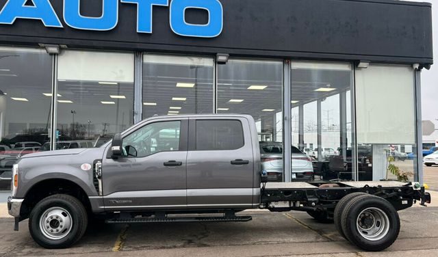 2024 Ford Super Duty F-350 DRW Cab-Chassis SUPER DUTY - 22989970 - 1