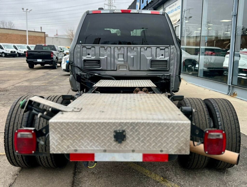 2024 Ford Super Duty F-350 DRW Cab-Chassis SUPER DUTY - 22989970 - 3