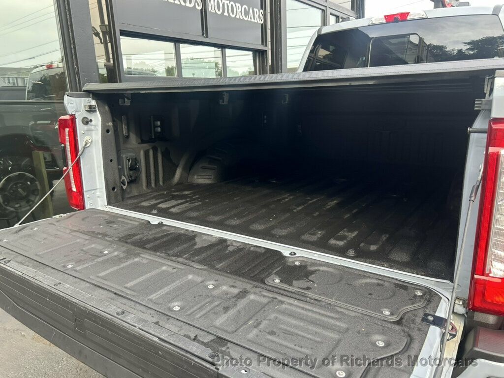 2024 Ford Super Duty F-350 SRW LARIAT 4WD Crew Cab 6.75' Box - 23072046 - 11