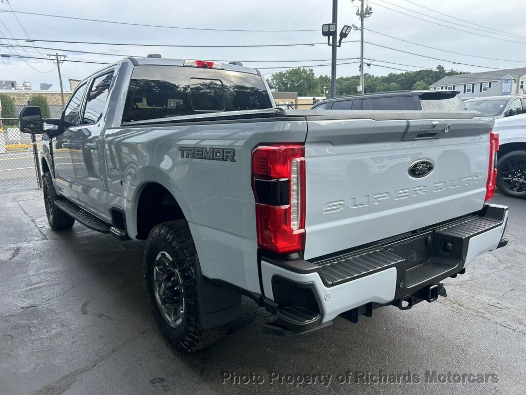2024 Ford Super Duty F-350 SRW LARIAT 4WD Crew Cab 6.75' Box - 23072046 - 3