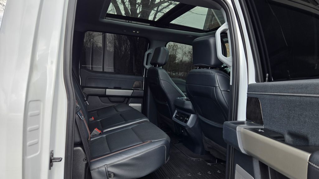 2024 Ford Super Duty F-350 SRW Lariat Ultimate Sport FX4 Lifted - 22997523 - 27