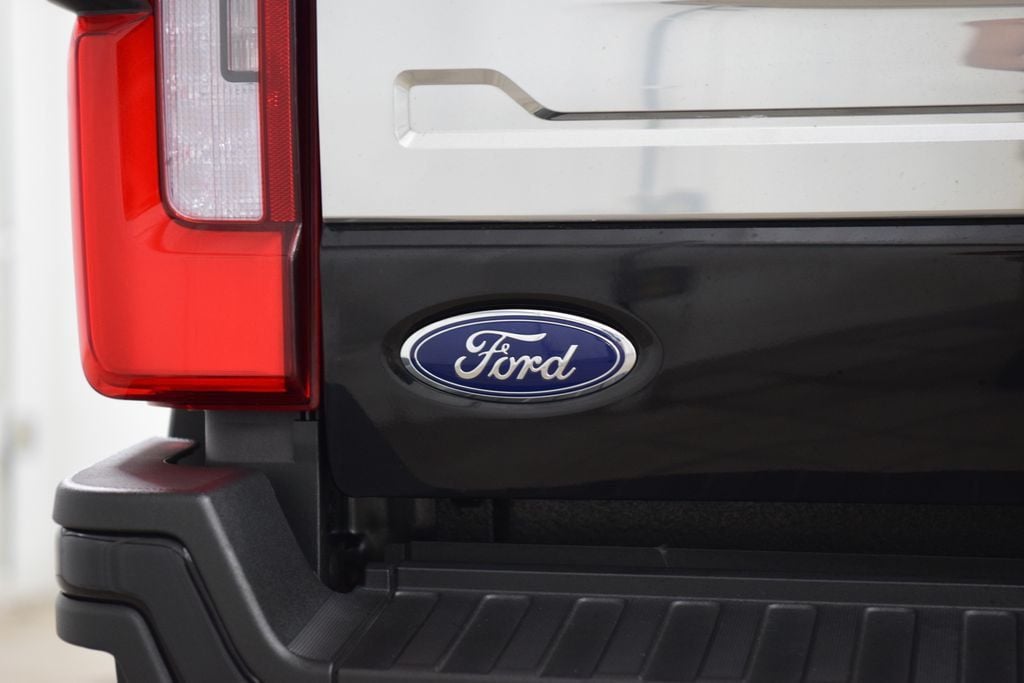2024 Ford Super Duty F-350 SRW Platinum FX4 - 23081669 - 18
