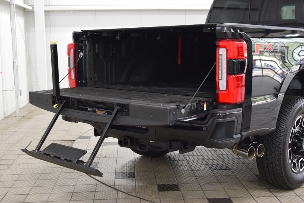 2024 Ford Super Duty F-350 SRW Platinum FX4 - 23081669 - 21