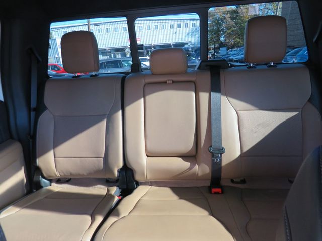 2024 Ford Super Duty F-450 DRW LARIAT 4WD Crew Cab 8' Box - 22917161 - 9