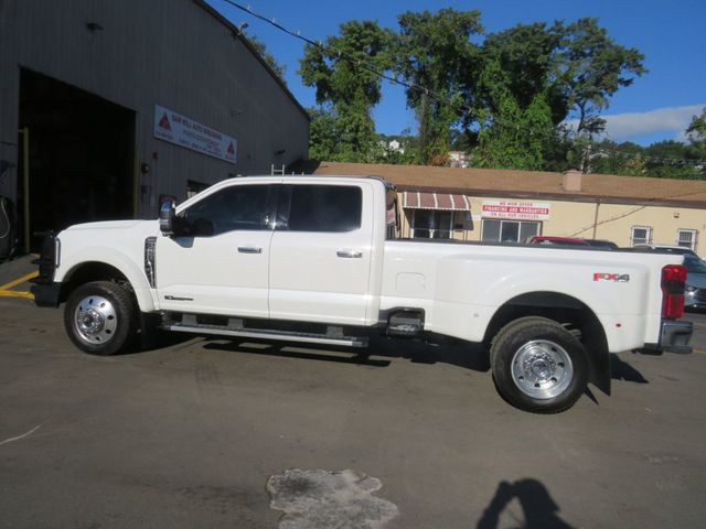 2024 Ford Super Duty F-450 DRW LARIAT 4WD Crew Cab 8' Box - 22917161 - 7
