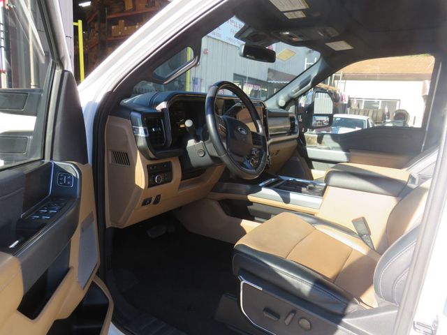 2024 Ford Super Duty F-450 DRW LARIAT 4WD Crew Cab 8' Box - 22917161 - 8