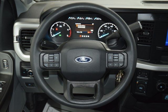 2024 Ford Super Duty F-450 DRW Cab-Chassis F450 CREW 4X4 * POWERSTROKE * NEW 12' LANDSCAPE DUMP - 22965678 - 26