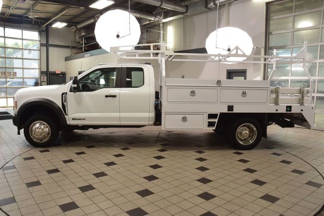 2024 Ford Super Duty F-450 DRW Cab-Chassis F450 SUPERCAB 4X4 * POWERSTROKE * CONCRETE BODY * LIKE NEW! - 23032709 - 2