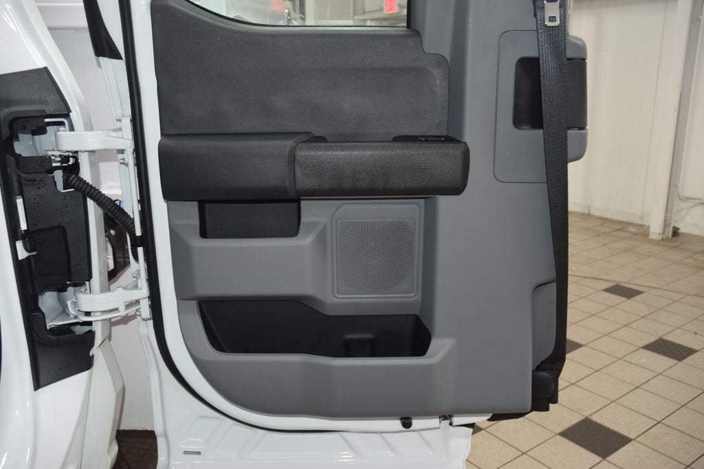 2024 Ford Super Duty F-450 DRW Cab-Chassis F450 SUPERCAB 4X4 * POWERSTROKE * CONCRETE BODY * LIKE NEW! - 23032709 - 30