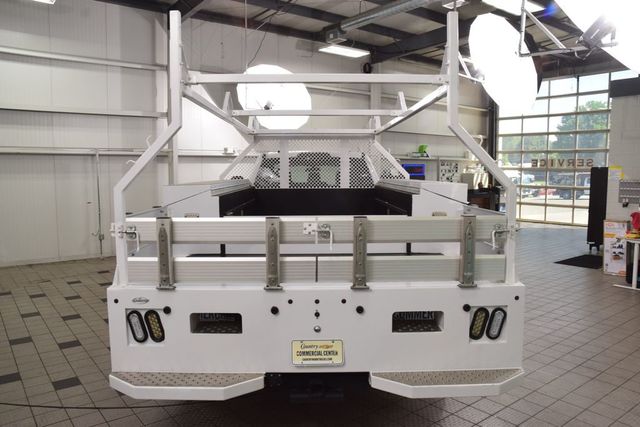 2024 Ford Super Duty F-450 DRW Cab-Chassis F450 SUPERCAB 4X4 * POWERSTROKE * CONCRETE BODY * LIKE NEW! - 23032709 - 3