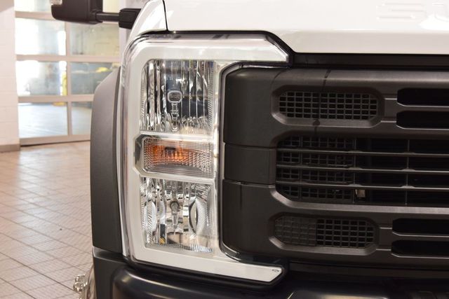 2024 Ford Super Duty F-450 DRW Cab-Chassis F450 SUPERCAB 4X4 * POWERSTROKE * CONCRETE BODY * LIKE NEW! - 23032709 - 5