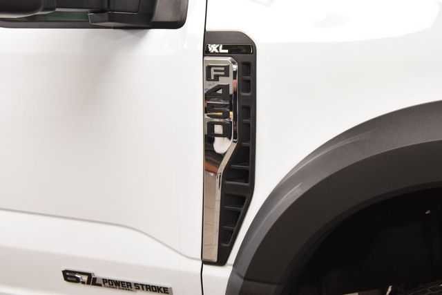 2024 Ford Super Duty F-450 DRW Cab-Chassis F450 SUPERCAB 4X4 * POWERSTROKE * CONCRETE BODY * LIKE NEW! - 23032709 - 7