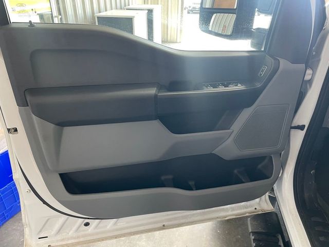 2024 Ford Super Duty F-450 DRW Cab-Chassis XL - 23055471 - 3