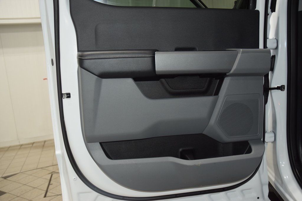 2024 Ford Super Duty F-550 DRW F550 CREW XLT 4X4 * POWERSTROKE * 11' FLATBED * 1 OWNER - 22988342 - 33