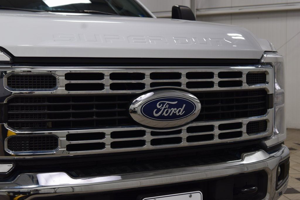 2024 Ford Super Duty F-550 DRW F550 CREW XLT 4X4 * POWERSTROKE * 11' UTILITY * 9K MILES - 22976020 - 4