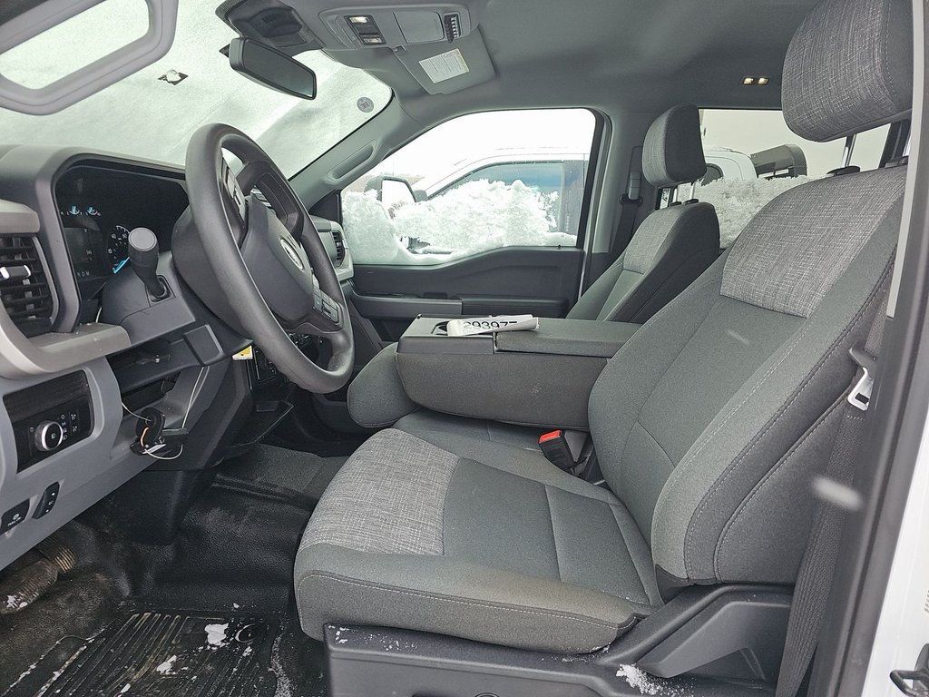 2024 Ford Super Duty F-550 DRW XLT - 22988342 - 2