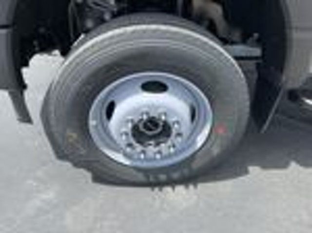 2024 Ford Super Duty F-600 DRW XLT - 23011998 - 3