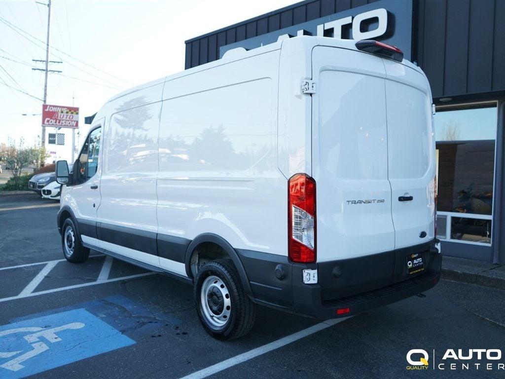 2024 Ford Transit Cargo Van T-250 148" Med Rf 9070 GVWR RWD - 23064542 - 9