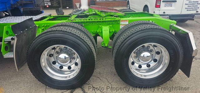 2024 Freightliner Cascadia 126  - 23004900 - 15