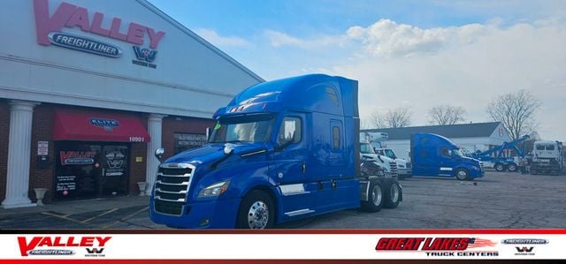 2024 Freightliner Cascadia 126  - 23004903 - 0