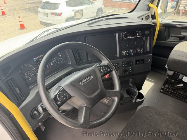 2024 Freightliner Cascadia 126  - 23073130 - 13