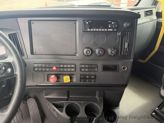 2024 Freightliner Cascadia 126  - 23073130 - 15