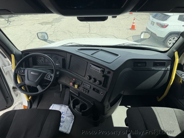 2024 Freightliner Cascadia 126  - 23073130 - 19