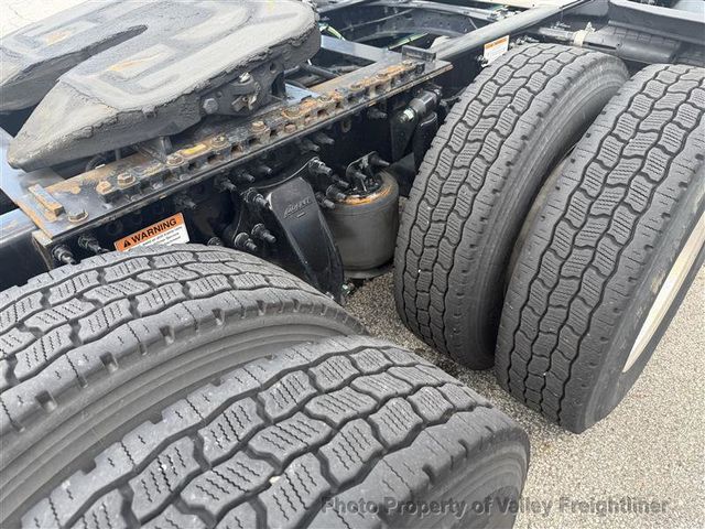 2024 Freightliner Cascadia 126  - 23075000 - 9