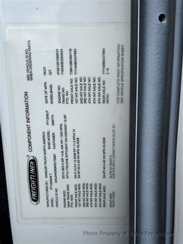 2024 Freightliner Cascadia 126  - 23075000 - 19