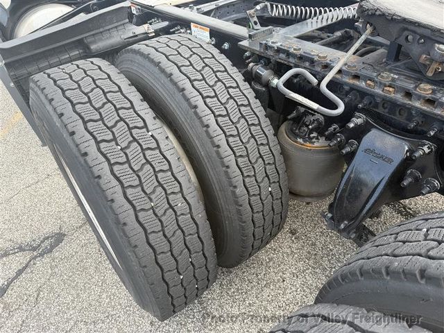 2024 Freightliner Cascadia 126  - 23075000 - 21