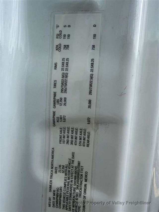2024 Freightliner Cascadia 126  - 23075000 - 27