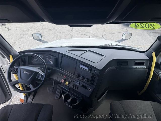 2024 Freightliner Cascadia 126  - 23075000 - 8